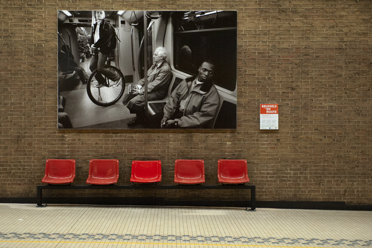 BRUSSELS EN ROUTE EXPO IN THE METRO © Bram Penninckx
